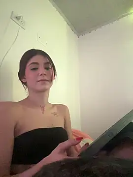 Snapshot of AnnyCherry_ chatting on March 2025 06:33:01 PM AnnyCherry online show from March 2025 06:33:01 PM