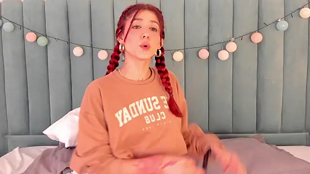 Snapshot of AnnyCherry_ chatting on March 2025 01:14:01 AM AnnyCherry online show from March 2025 01:14:01 AM