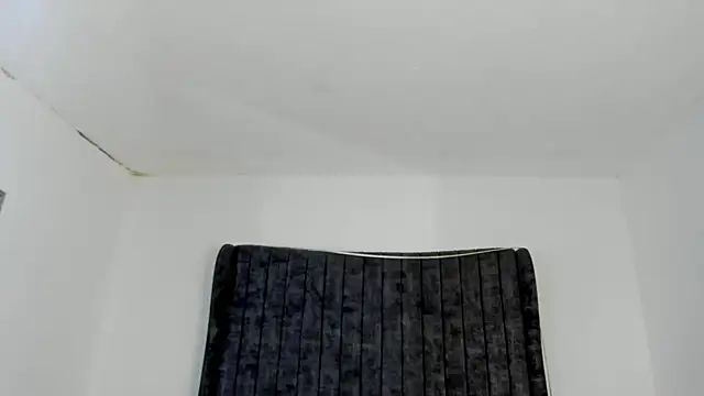 Snapshot of AnnyCherry_ chatting on February 2026 11:20:02 PM AnnyCherry online show from February 2026 11:20:02 PM