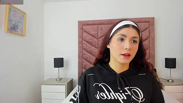 Snapshot of AnnyCherry_ chatting on February 2026 08:53:01 PM AnnyCherry online show from February 2026 08:53:01 PM