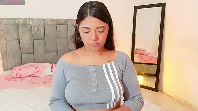 DIANEE 01 online show from May 2026 09:27:01 PM