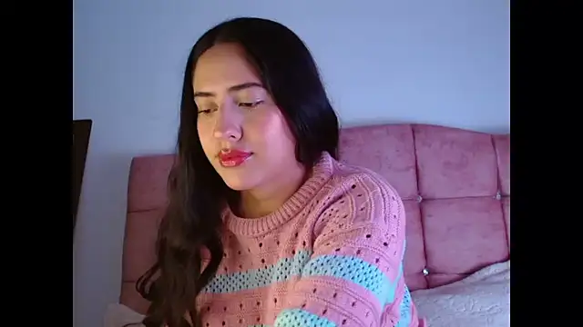 Snapshot of Paris-love chatting on November 2025 10:45:02 PM Paris-love online show from November 2025 10:45:02 PM