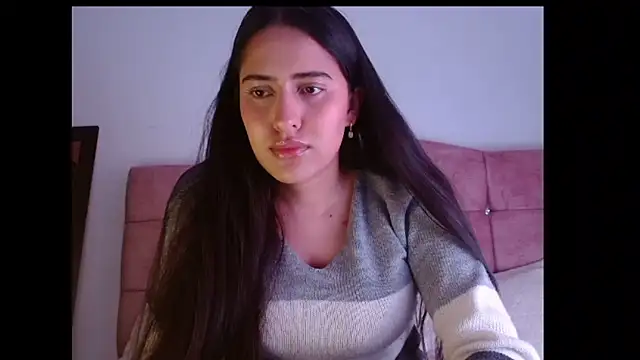 Snapshot of Paris-love chatting on November 2025 10:42:02 PM Paris-love online show from November 2025 10:42:02 PM