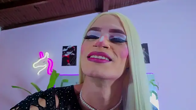 Snapshot of money_Ts_ chatting on October 2025 10:36:01 PM money Ts online show from October 2025 10:36:01 PM