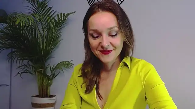 Snapshot of AliciaDesire chatting on January 2025 08:03:01 AM AliciaDesire online show from January 2025 08:03:01 AM