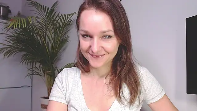 Snapshot of AliciaDesire chatting on January 2025 07:52:02 AM AliciaDesire online show from January 2025 07:52:02 AM