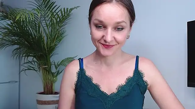 Snapshot of AliciaDesire chatting on January 2025 11:04:02 AM AliciaDesire online show from January 2025 11:04:02 AM