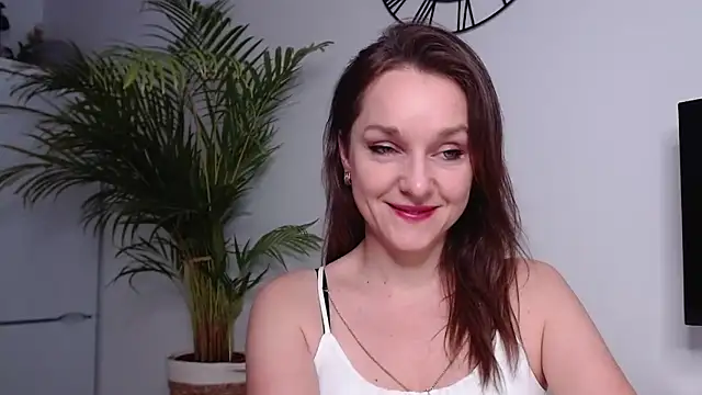 Snapshot of AliciaDesire chatting on January 2025 07:58:02 AM AliciaDesire online show from January 2025 07:58:02 AM