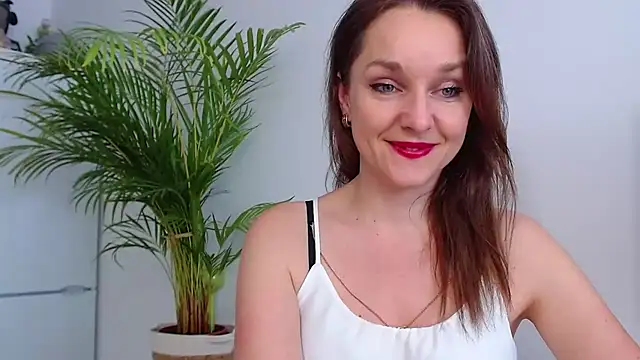 Snapshot of AliciaDesire chatting on January 2025 11:02:02 AM AliciaDesire online show from January 2025 11:02:02 AM