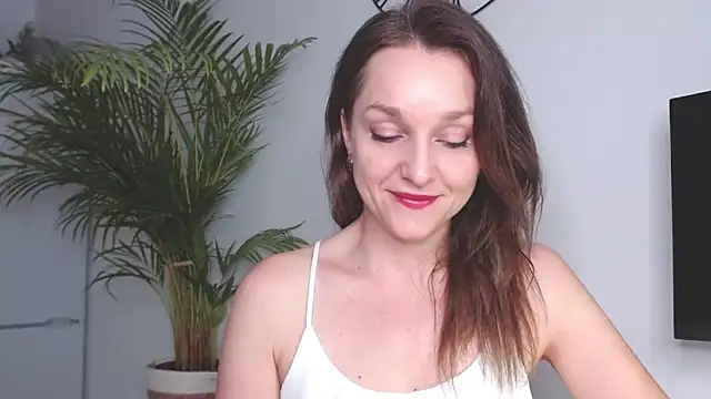 Snapshot of AliciaDesire chatting on January 2025 10:50:02 AM AliciaDesire online show from January 2025 10:50:02 AM