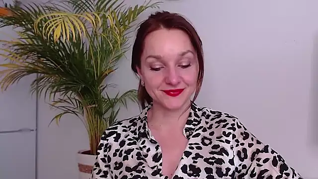 Snapshot of AliciaDesire chatting on March 2025 02:45:01 PM AliciaDesire online show from March 2025 02:45:01 PM