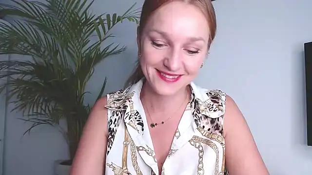 Snapshot of AliciaDesire chatting on October 2025 06:08:02 AM AliciaDesire online show from October 2025 06:08:02 AM