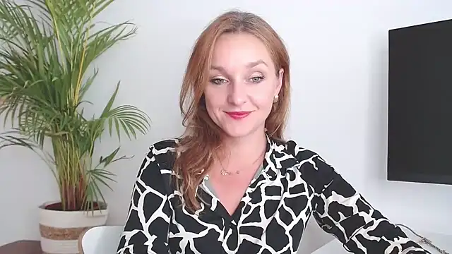 Snapshot of AliciaDesire chatting on October 2025 12:59:01 PM AliciaDesire online show from October 2025 12:59:01 PM