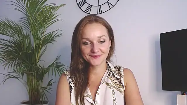 Snapshot of AliciaDesire chatting on November 2025 01:56:02 PM AliciaDesire online show from November 2025 01:56:02 PM