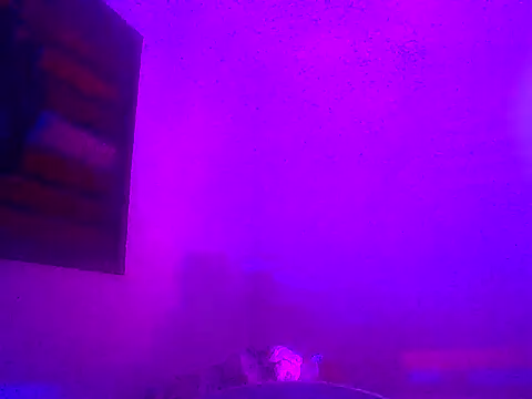 Snapshot of couplemilk chatting on December 2024 01:10:01 AM couplemilk online show from December 2024 01:10:01 AM