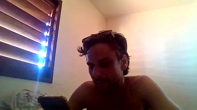 Snapshot of couplemilk chatting on January 2025 06:52:01 PM couplemilk online show from January 2025 06:52:01 PM