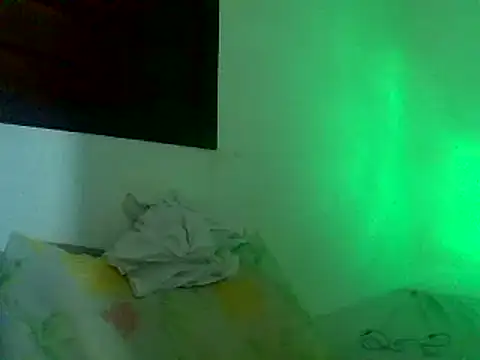 Snapshot of couplemilk chatting on January 2025 03:29:02 AM couplemilk online show from January 2025 03:29:02 AM