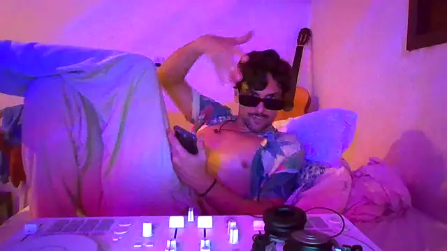 Snapshot of couplemilk chatting on February 2026 01:37:02 AM couplemilk online show from February 2026 01:37:02 AM