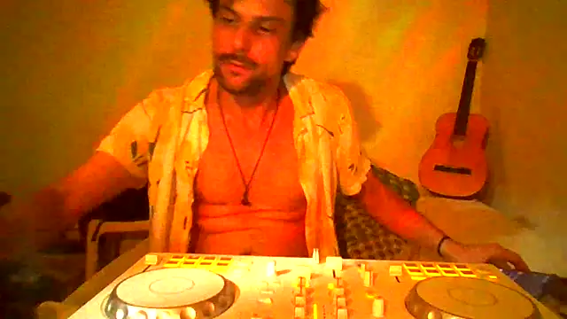 Snapshot of couplemilk chatting on February 2026 02:16:01 AM couplemilk online show from February 2026 02:16:01 AM