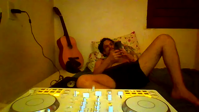 couplemilk online show from June 2026 02:35:02 AM