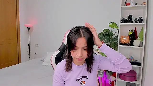 Adriennesexxx online show from December 2024 11:33:01 AM