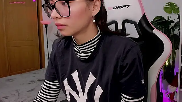 Adriennesexxx online show from December 2024 12:27:01 PM