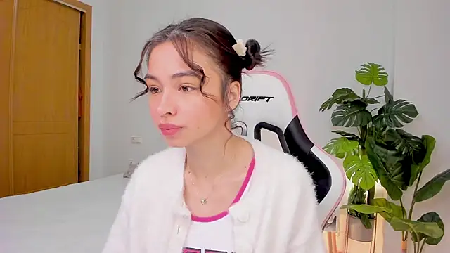 Adriennesexxx online show from February 2025 10:57:01 AM