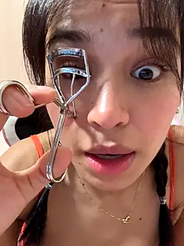 Adriennesexxx online show from December 2025 02:33:01 PM