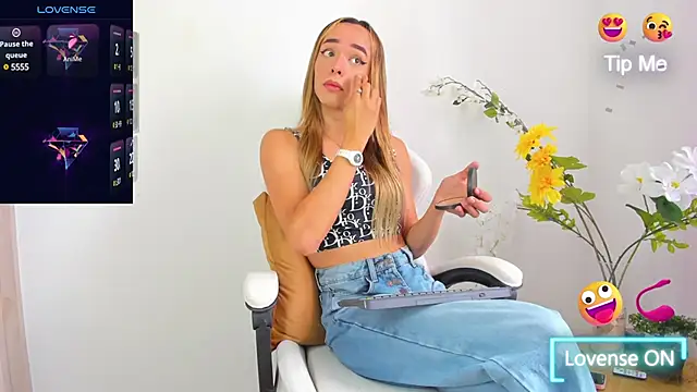 Snapshot of Linda_Crawford chatting on January 2025 04:50:02 PM Linda Crawford online show from January 2025 04:50:02 PM