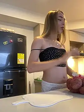 Snapshot of Linda_Crawford chatting on March 2025 10:09:02 PM Linda Crawford online show from March 2025 10:09:02 PM