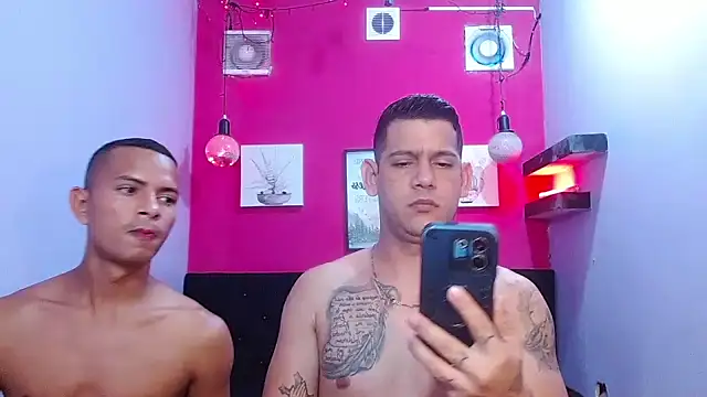 hugecocks hot online show from May 2026 08:07:01 PM