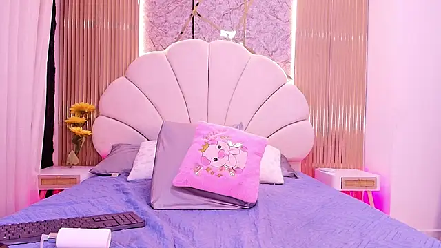 nata luna online show from April 2026 07:11:02 PM