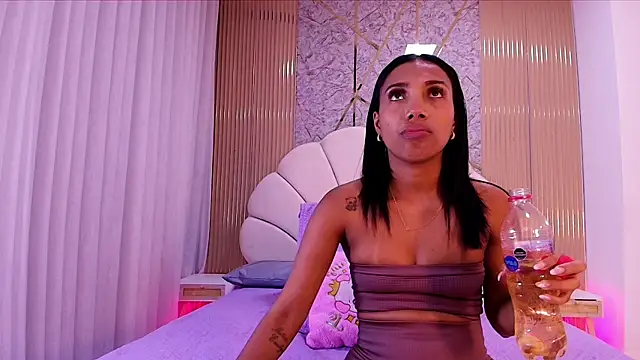 nata luna online show from April 2026 07:14:01 PM