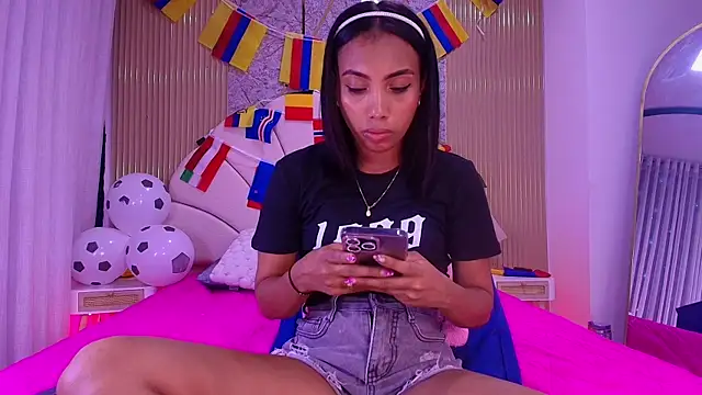 nata luna online show from June 2026 07:18:02 PM