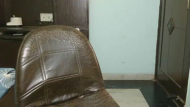 Snapshot of Zaraa_1 chatting on September 2025 04:15:01 AM Zaraa 1 online show from September 2025 04:15:01 AM