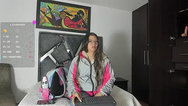 Vahiolet smith online show from October 2025 03:15:01 AM