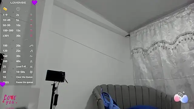 Vahiolet smith online show from December 2025 03:56:01 AM