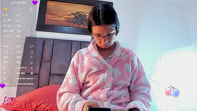 Vahiolet smith online show from February 2026 03:17:01 AM