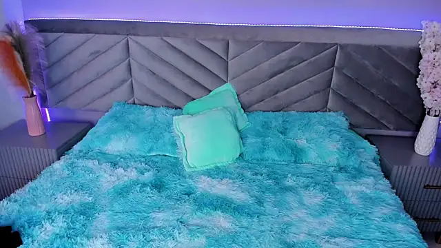 Ary thompson   online show from December 2024 08:36:02 PM