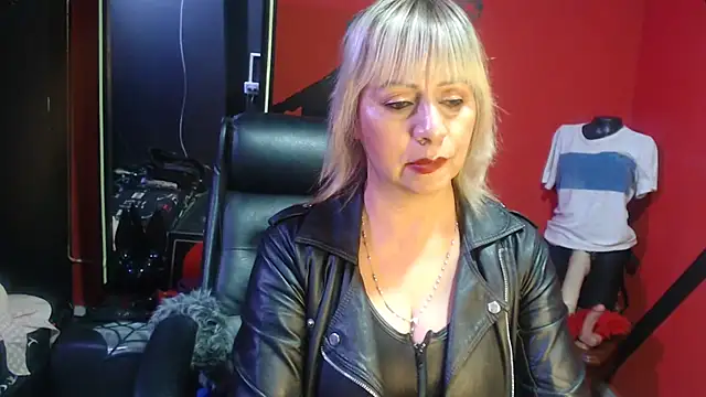 KLOE PIELL online show from November 2025 10:09:01 PM