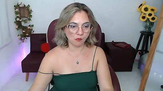 Ghada milf online show from May 2026 11:00:01 PM