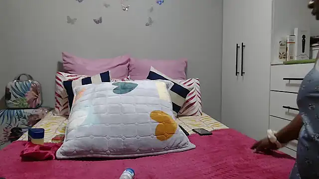 Amberbela online show from May 2026 06:37:01 PM