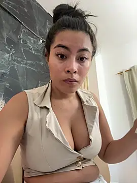 Camilaperson online show from February 2026 03:41:02 PM