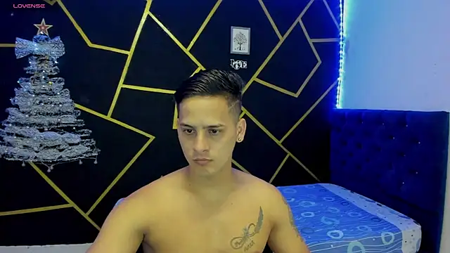 Snapshot of JANER_03 chatting on December 2024 02:32:01 AM JANER 03 online show from December 2024 02:32:01 AM