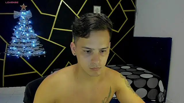 Snapshot of JANER_03 chatting on December 2024 08:36:02 PM JANER 03 online show from December 2024 08:36:02 PM