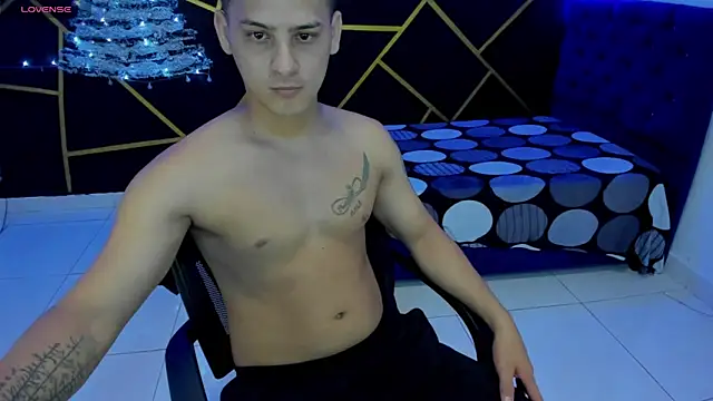 Snapshot of JANER_03 chatting on December 2024 03:52:01 PM JANER 03 online show from December 2024 03:52:01 PM