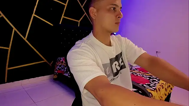 Snapshot of JANER_03 chatting on March 2025 04:03:01 AM JANER 03 online show from March 2025 04:03:01 AM