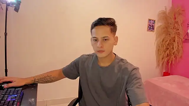 Snapshot of JANER_03 chatting on October 2025 04:44:02 AM JANER 03 online show from October 2025 04:44:02 AM