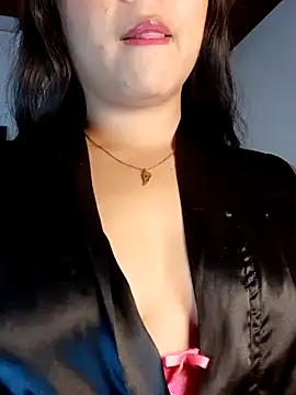 Snapshot of Cleo_hills chatting on January 2025 01:30:01 PM Cleo hills online show from January 2025 01:30:01 PM