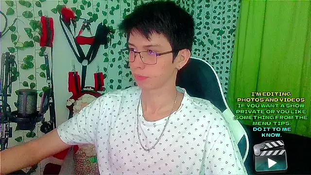 Andy gray online show from December 2025 12:43:01 PM